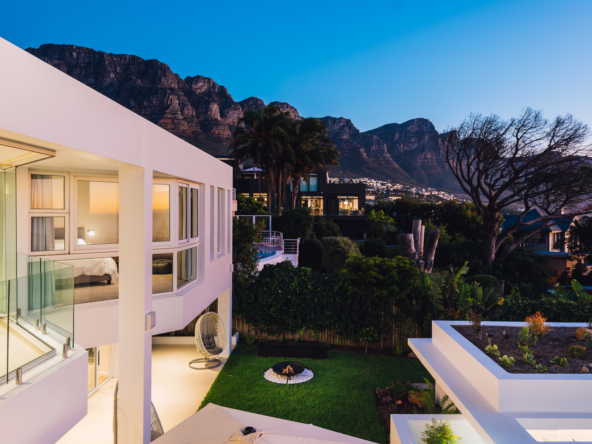 11TMD Camps Bay Villa Backyard 1A View Garden, Mountain Evening