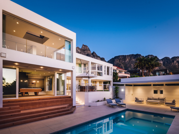 11TMD Camps Bay Villa Backyard 1B View Courtyard, Pool, Mountain
