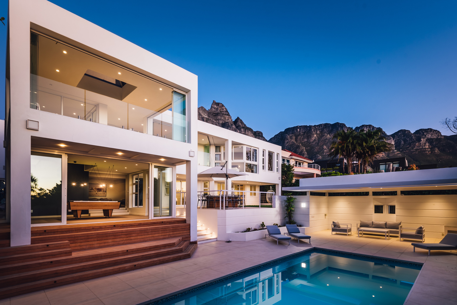 11TMD Camps Bay Villa Backyard 1B View Courtyard, Pool, Mountain